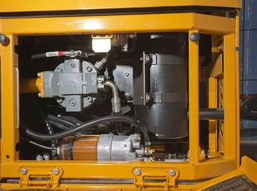 Sany SY75C 7,28 tonnás gumiláncos kotrógép 10