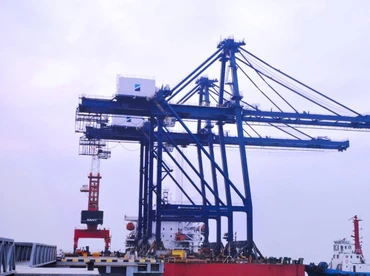 SANY kikötői konténer kirakó daruk professzionális használatra innovatív, megbízható és termelékeny eszközök.
