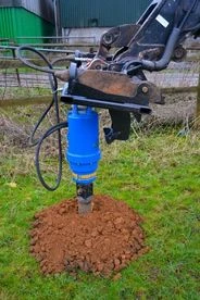 Auger Torque 5500MAX, 7000, 7000MAX, 8000MAX high flow kompakt rakodóhoz és teleszkópos rakodóhoz ajánlott hidraulikus talajfúró adapter 2