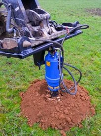 Auger Torque 5500MAX, 7000, 7000MAX, 8000MAX high flow kompakt rakodóhoz és teleszkópos rakodóhoz ajánlott hidraulikus talajfúró adapter 3