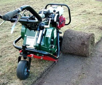 Groundsman TMC26 30-50 cm széles késekkel gyepfelszedő 3