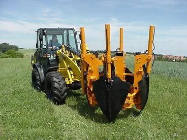 Optimal 1100 rakodóhoz, traktorhoz fakiemelő adapter